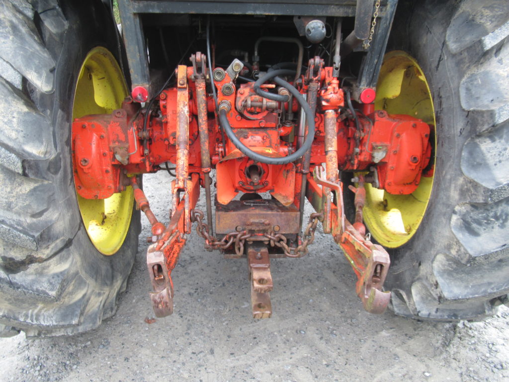 David Brown 1490 4wd c/w standard gearbox, pick up hitch, hook type ...